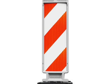 Crosscade™ Channelizing Vertical Panel with Rubber Base