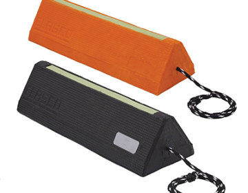 Elasco 24" Aircraft Wheel Chock with Glow & Reflectors